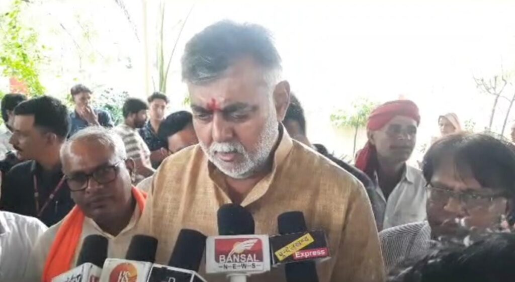 MP News: केंद्रीय मंत्री प्रह्लाद पटेल ने किया दमोह पुलिस का बहिष्कार, जानिए वजह