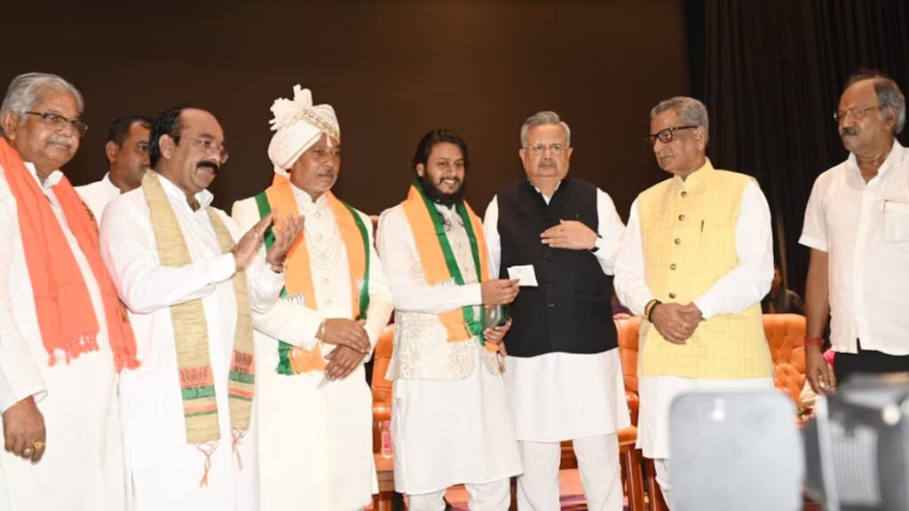 #CG Election 2023 । छत्तीसगढ़ में सतनामी आध्यात्मिक गुरु बालदास की BJP में वापसी, बदलेंगे चुनावी समीकरण?