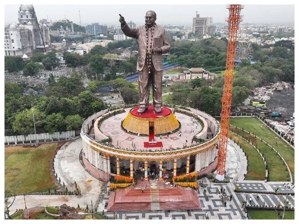 देश के बाहर बनी बाबा साहेब अंबेडकर की सबसे बड़ी प्रतिमा