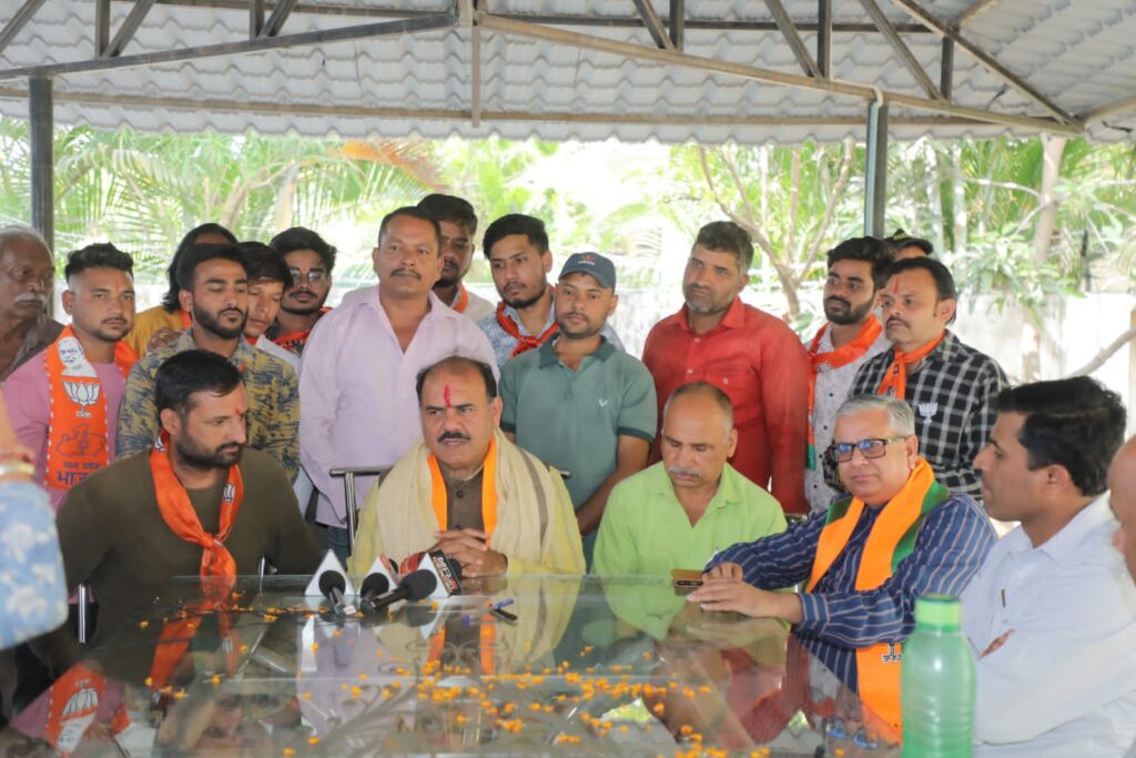 भोपाल दक्षिण पश्चिम से BJP प्रत्याशी ने जनसंपर्क शुरू किया