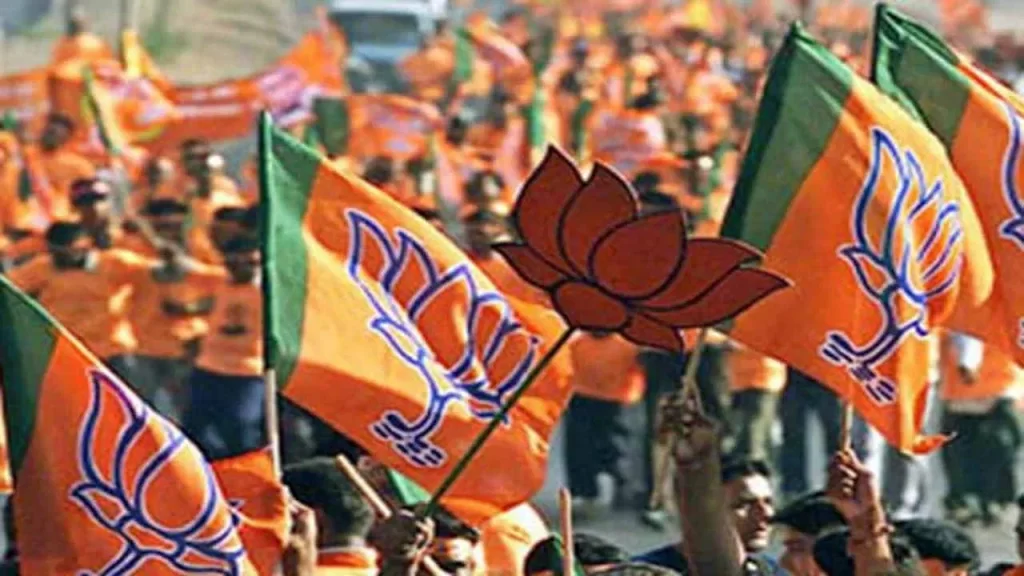 मुरैना में नाराज ग्रामीणों ने BJP प्रत्याशी के बेटे को गांव से खदेडे