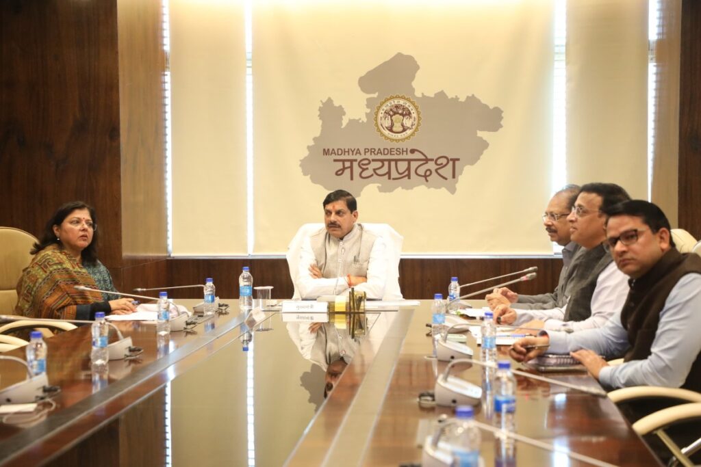 एमपी में बड़ी प्रशासनिक सर्जरी 18 आईपीएस अधिकारियों के तबादले