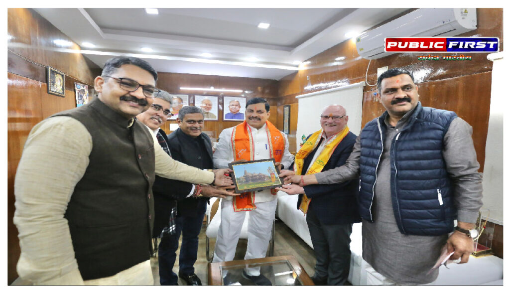 #AYODHYA । मप्र के मुख्यमंत्री को दिये अक्षत । जानिए क्यों ?