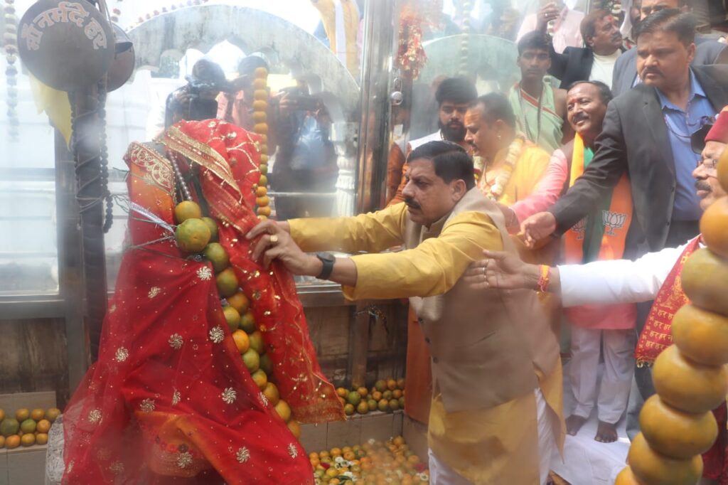 SANATAN FIRST | मुख्यमंत्री ने मां नर्मदा की पूजा अर्चना की