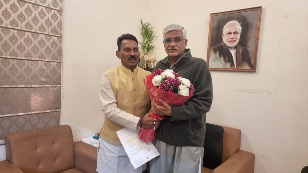 केन्द्रीय जल शक्ति मंत्री शेखावत से जल संसाधन मंत्री तुलसीराम सिलावट ने भेंट की