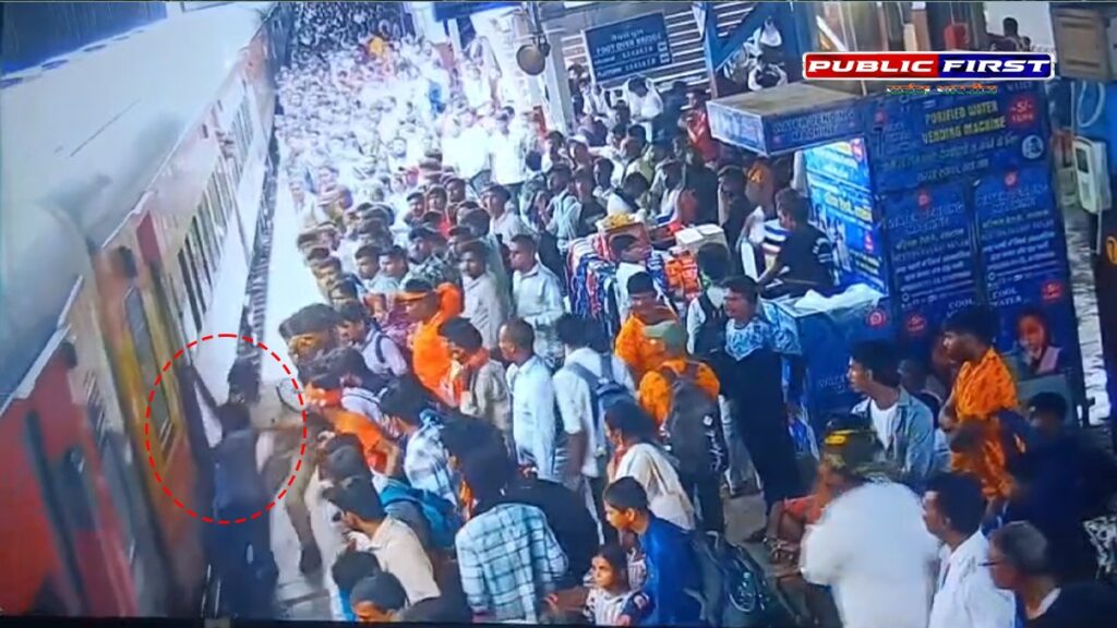 #MP FIRST | उज्जैन रेलवे स्टेशन पर बड़ा हादसा टला, RPF जवान ने दिखाई बहादुरी, युवक की बची जान